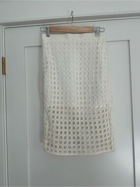 Banana Republic Cream Eyelet Pencil Skirt